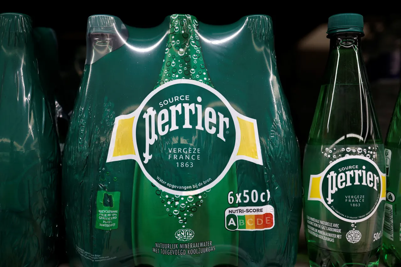 Scandale des eaux minérales en France: perquisitions sur les sites Perrier et Vittel