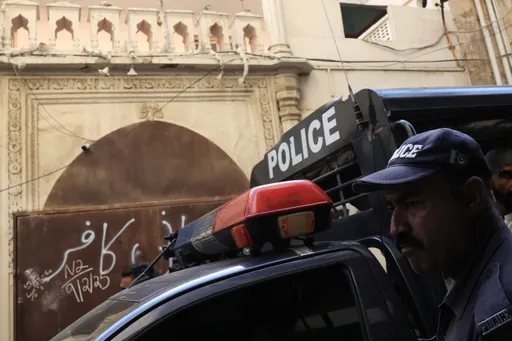 Police mistakenly shoot and kill an Australian child in Pakistan