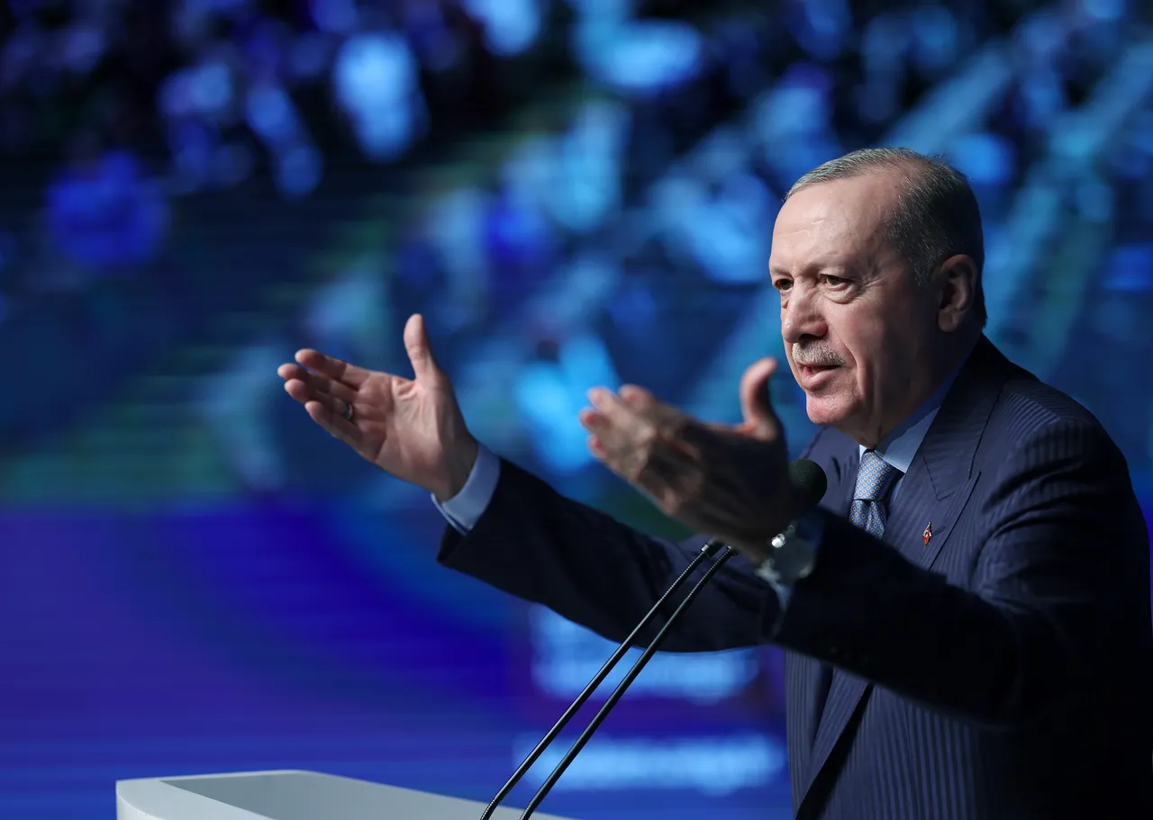 أردوغان: مجازر غزة تفضح زيف القيم الغربية وتكشف تلاشي التفوق الأخلاقي للغرب