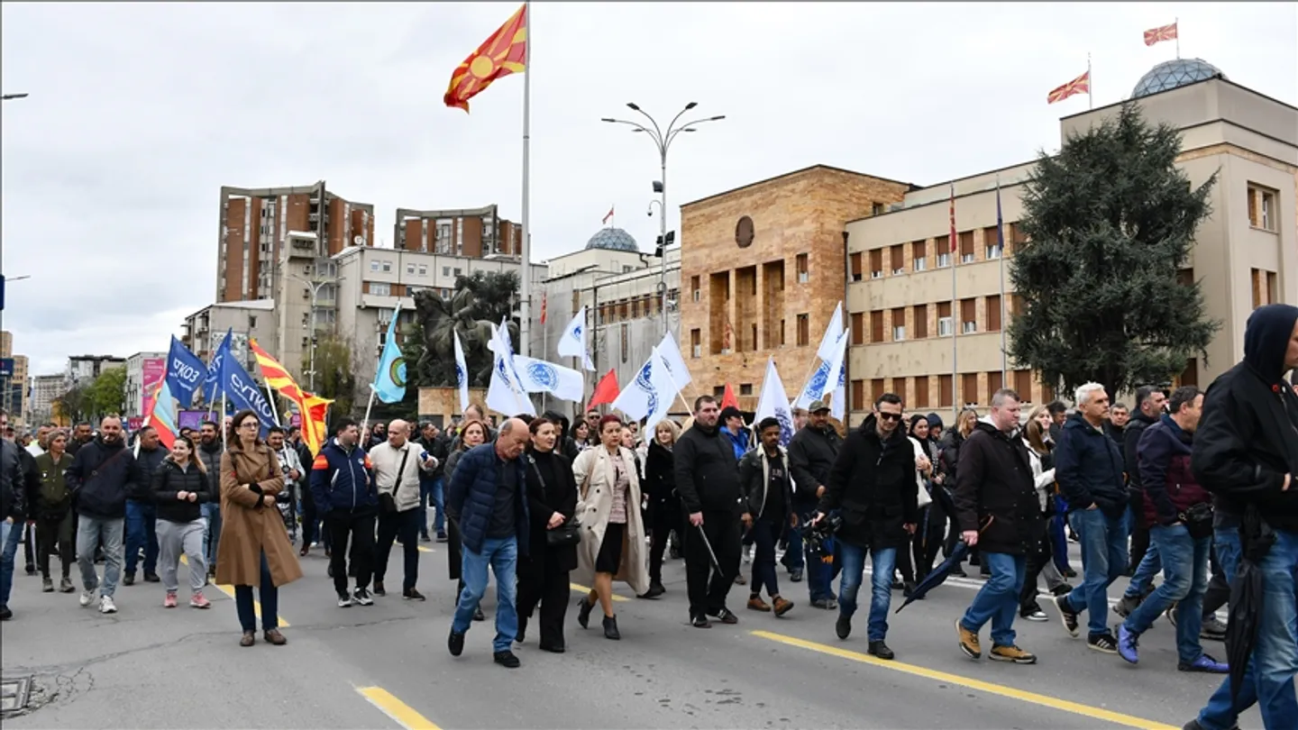 Сојузот на синдикати на С. Македонија на протест, бара зголемување на минималната плата на 500 евра