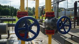 Сијарто најави дека Унгарија и Србија ќе градат нов нафтовод до 2028 година