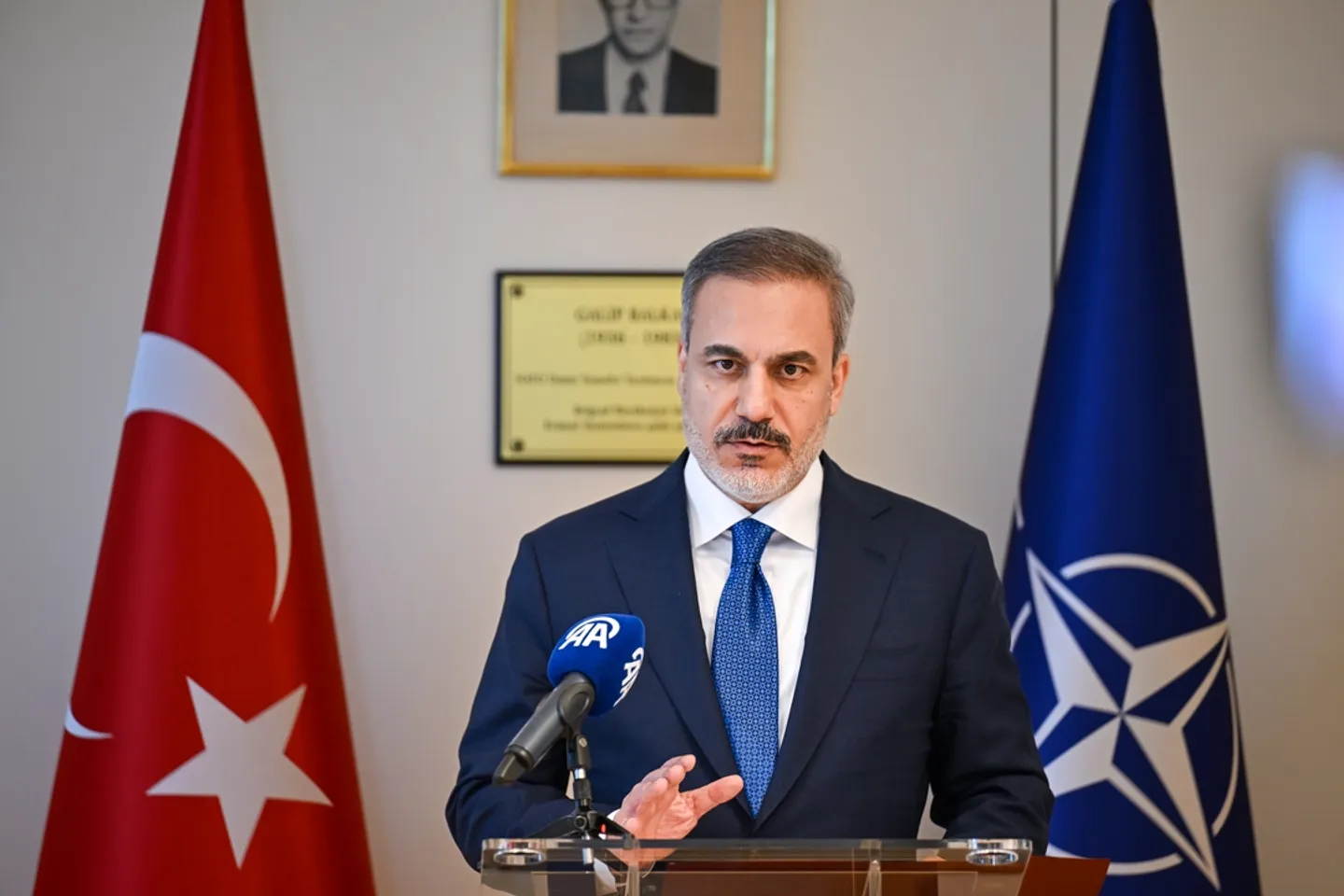 Turkish top diplomat to attend NATO meeting in Brussels