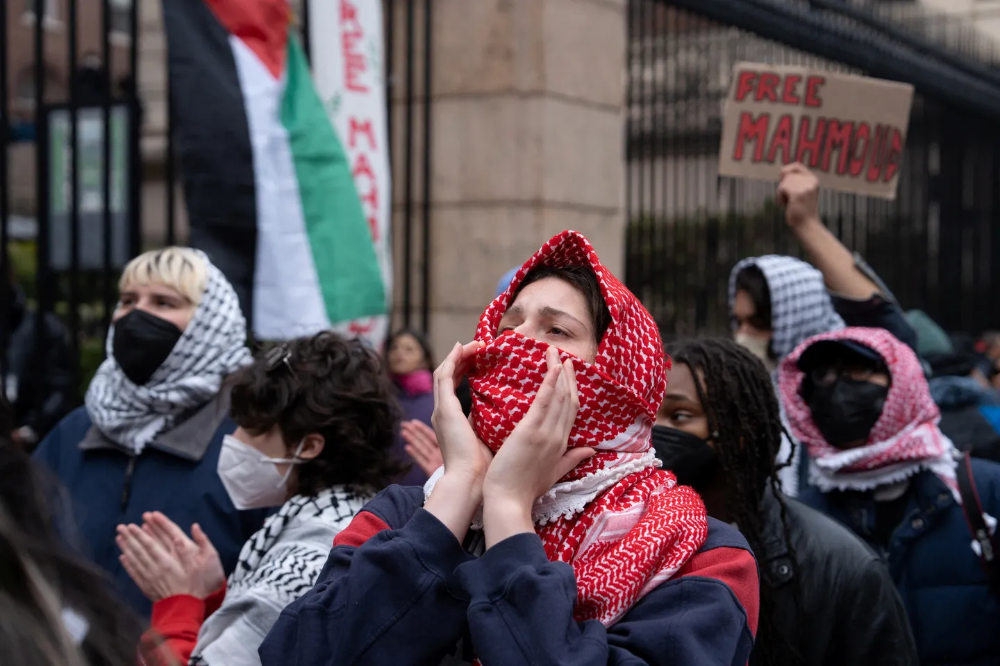 Администрацията на Тръмп замразява финансирането за  Корнел и Северозападния университет