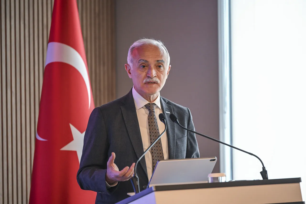 رئیس هیئت روابط اقتصادی خارجی ترکیه: فعالان اقتصادی ترکیه آماده ایفای نقش در بازسازی سوریه هستند