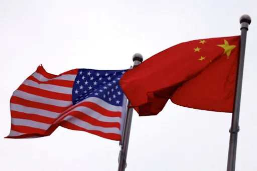 中国、香港問題で米高官とNGOに制裁
