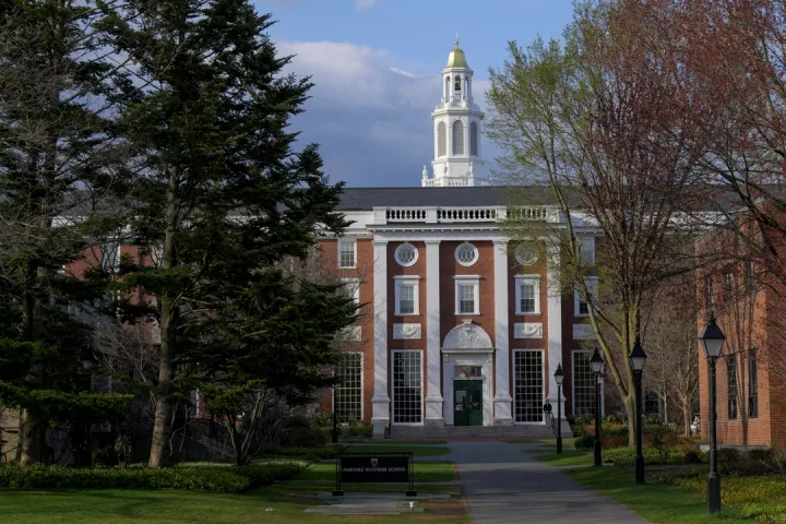 Universitatea Harvard dă în judecată administrația Trump pe fondul intensificării confruntării