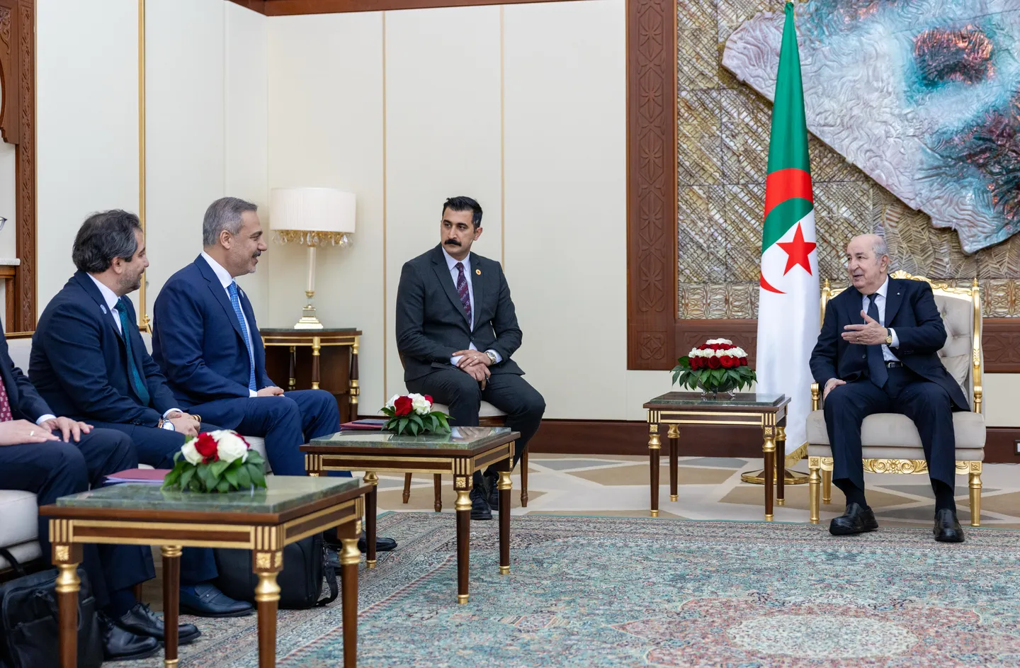 تۈركىيە بىلەن ئالجىرىيە رايونلۇق ھەمكارلىق ۋە ئىقتىسادىي مۇناسىۋەتلەرنى كۈچەيتىدۇ