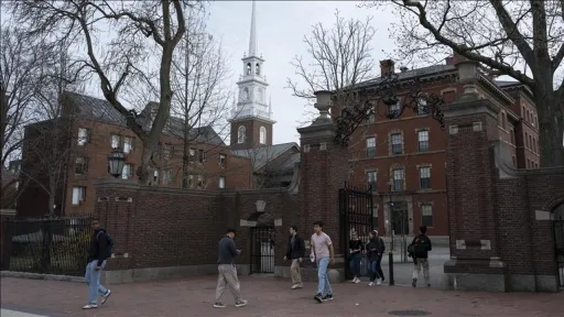 Universiteti i Harvardit padit administratën Trump për shkurtimin e fondeve