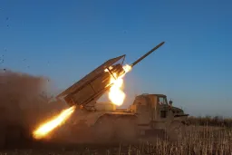 Rusia reia atacurile asupra Ucrainei după armistițiul de Paște; Putin pune la îndoială oferta Kievului