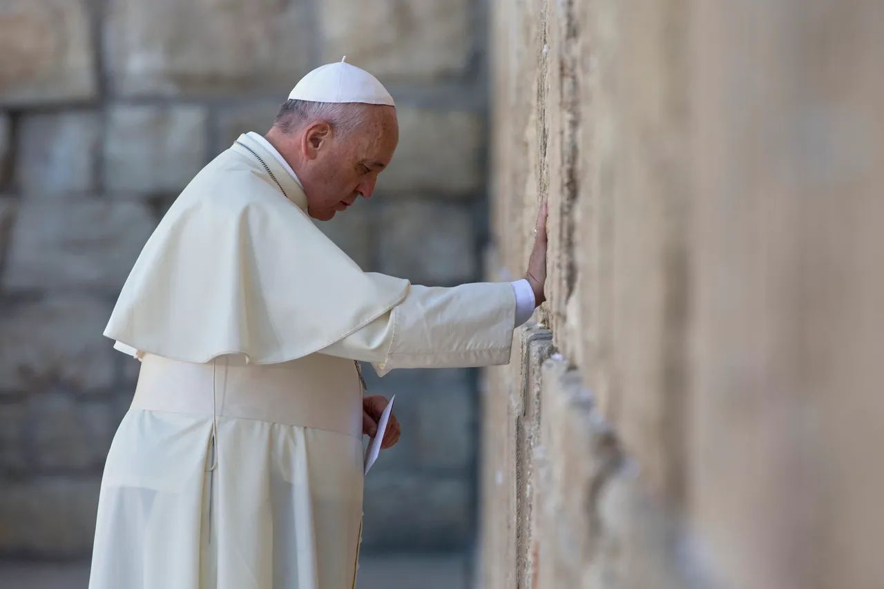 이스라엘, 프란치스코 교황 선종에 대한 애도 게시물 삭제