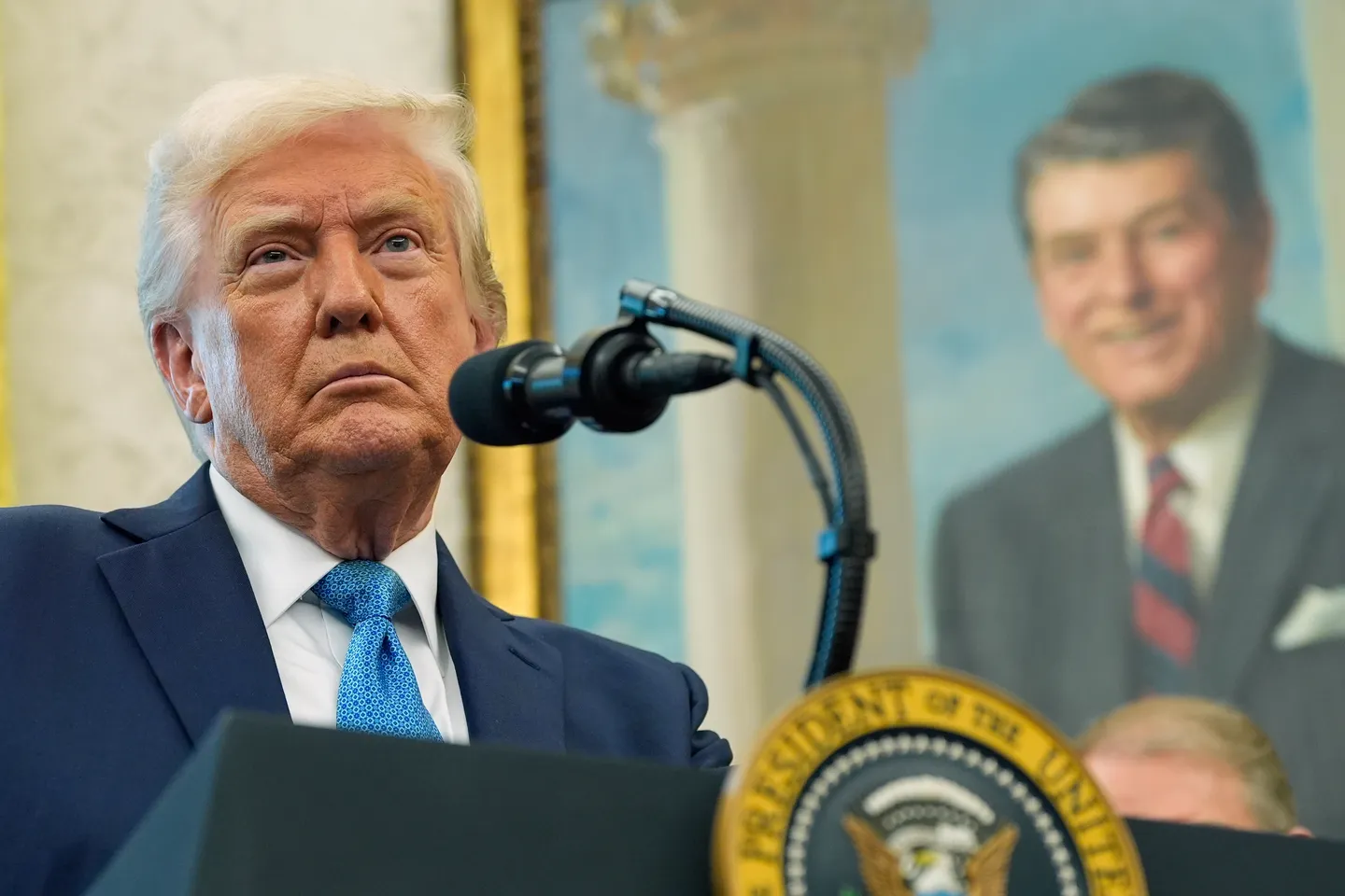 Трамп Федералдык резервдин төрагасына болгон сындарын жумшартты