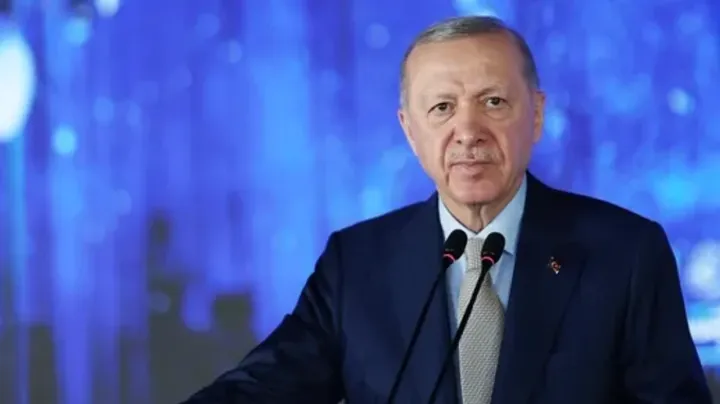 Erdogan: "A Türkiye está agora entre os 11 países que fabricam os seus próprios satélites"