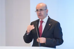Türkiye se mantendrá firme en su política de disciplina fiscal, asegura el ministro de Finanzas