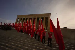 Türkiye celebra el Día de la Soberanía Nacional y del Niño, conmemorando la fundación del Parlamento