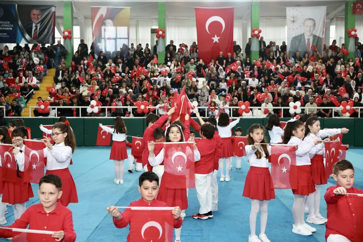 نن د اپریل ۲۳ مه په تورکیه کې د ملي حاکمیت او د ماشومانو د جشن یا ملي اختر په توګه لمانځل کیږي.