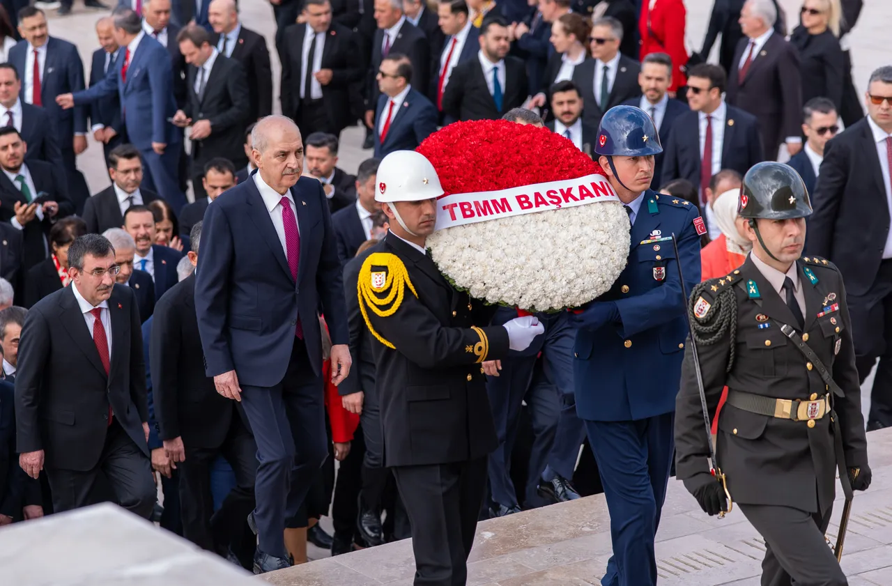 Турция отмечает 105-летие парламента