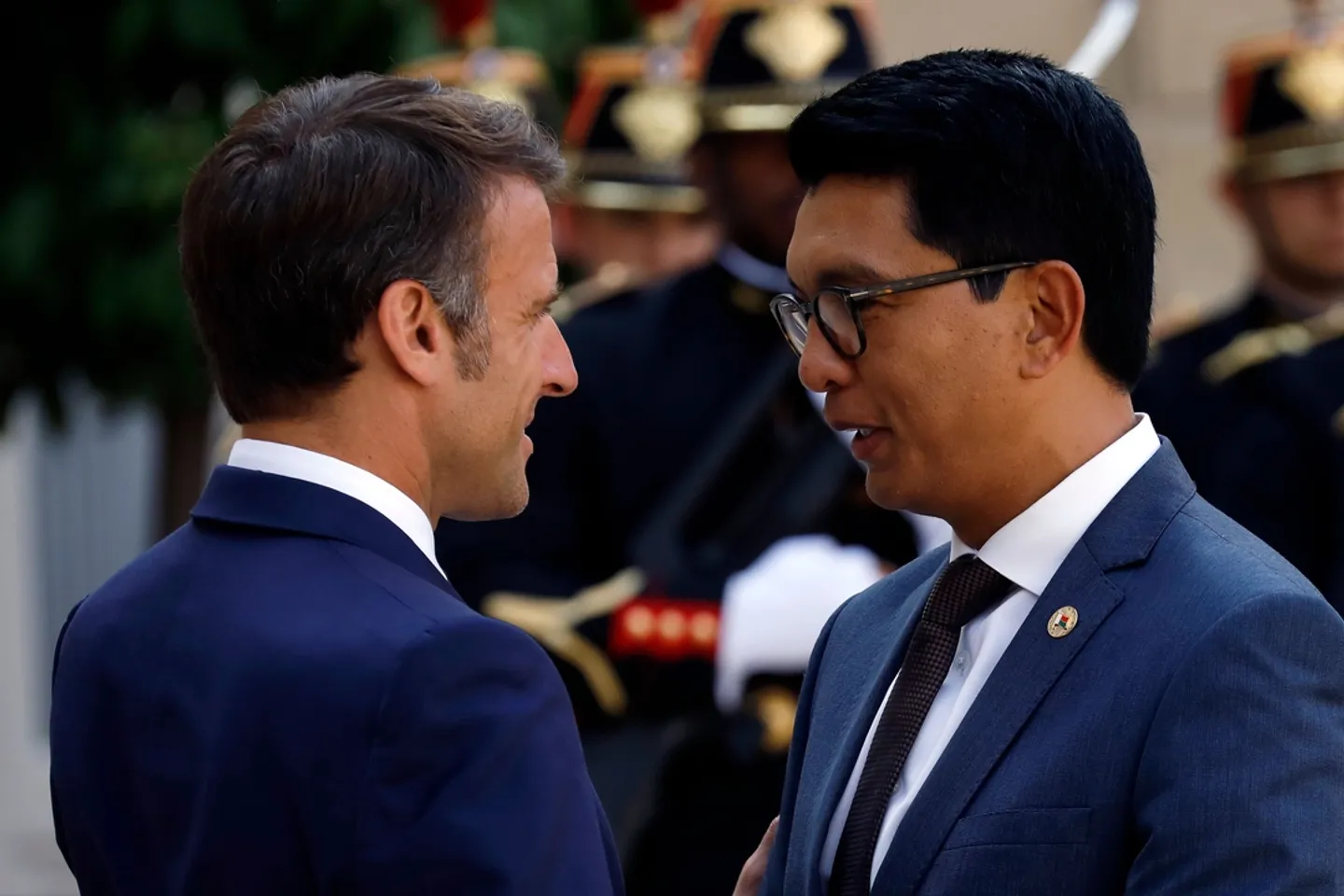 Iles Eparses, colonisation, contrats: Emmanuel Macron à Madagascar