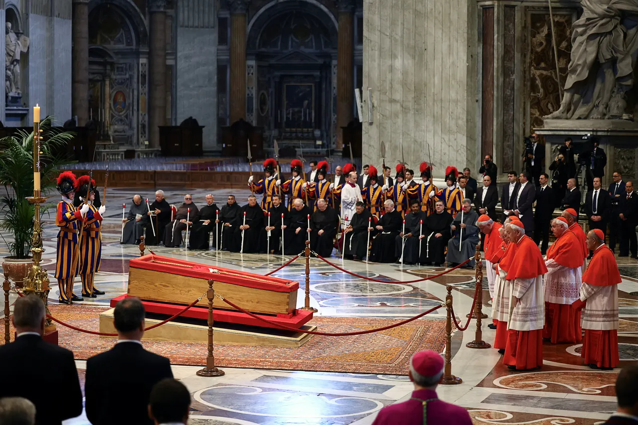 Pope Francis coffin transferred to St Peter's Basilica