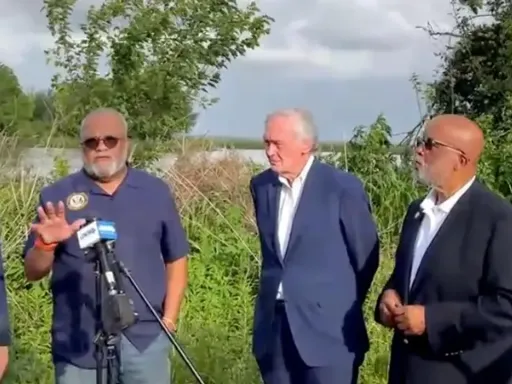 Membros do Congresso dos EUA visitam Ozturk e Khalil: "detenção é vergonha nacional"