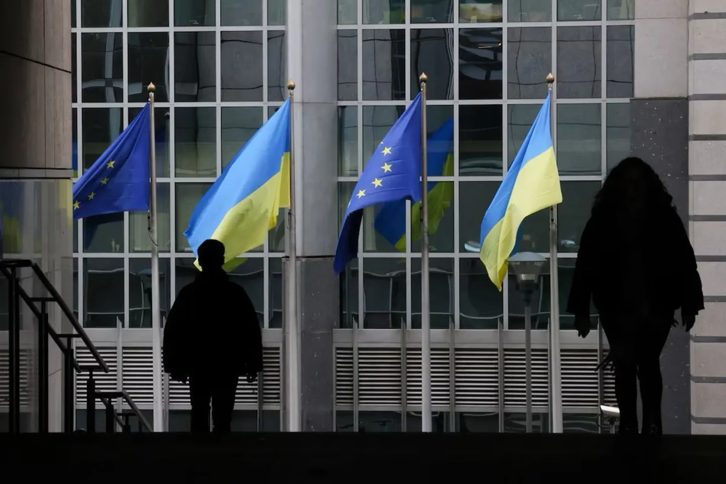 Европа требует отдать Крым