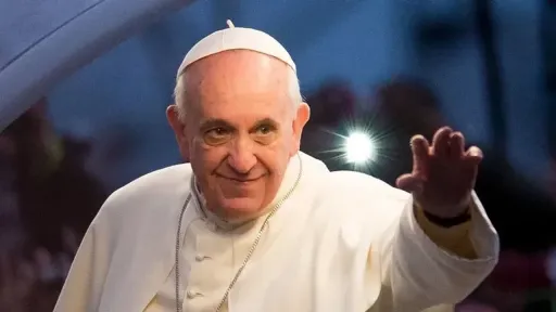 Al papa Francisco lo vi una vez: un hombre de blanco que cargaba el dolor del mundo