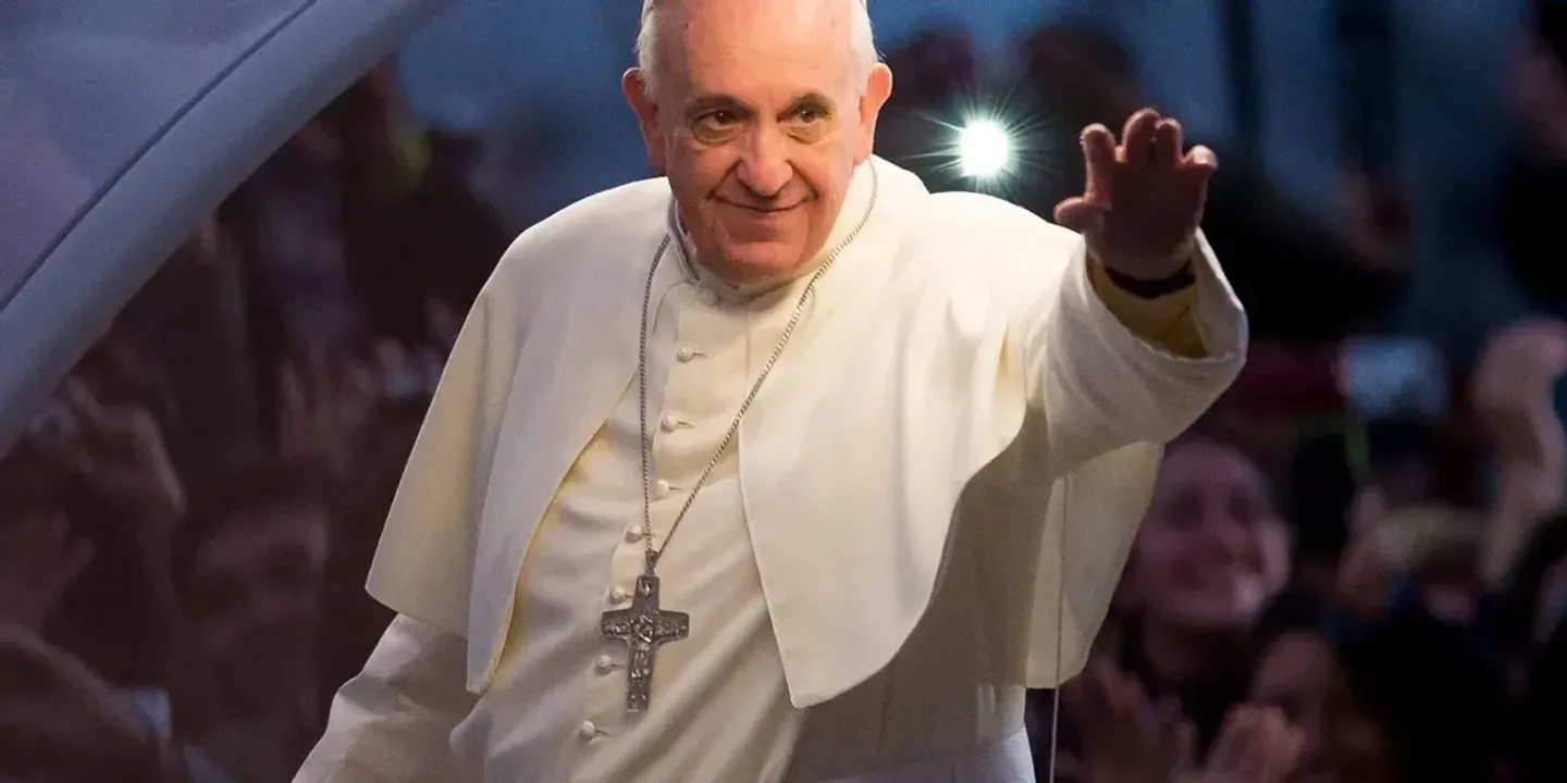 Al papa Francisco lo vi una vez: un hombre de blanco que cargaba el dolor del mundo