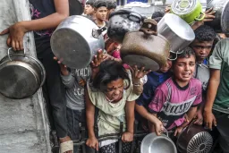 “Guetos nazis” para palestinos: el nuevo plan de Israel en Gaza mientras utiliza el hambre como arma