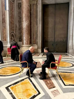 Trump i Zelenski sastali se na sahrani pape Franje u Vatikanu