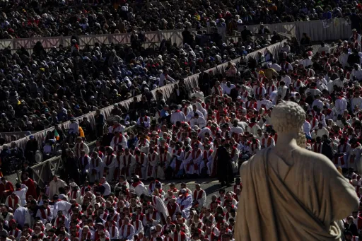 I leader mondiali e i fedeli rendono omaggio a Papa Francesco in un grande addio a San Pietro