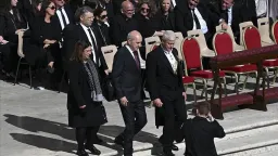 Ο πρόεδρος της ΜΕΤ, Κουρτουλμούς παρευρέθηκε στην κηδεία του Πάπα Φραγκίσκου στο Βατικανό