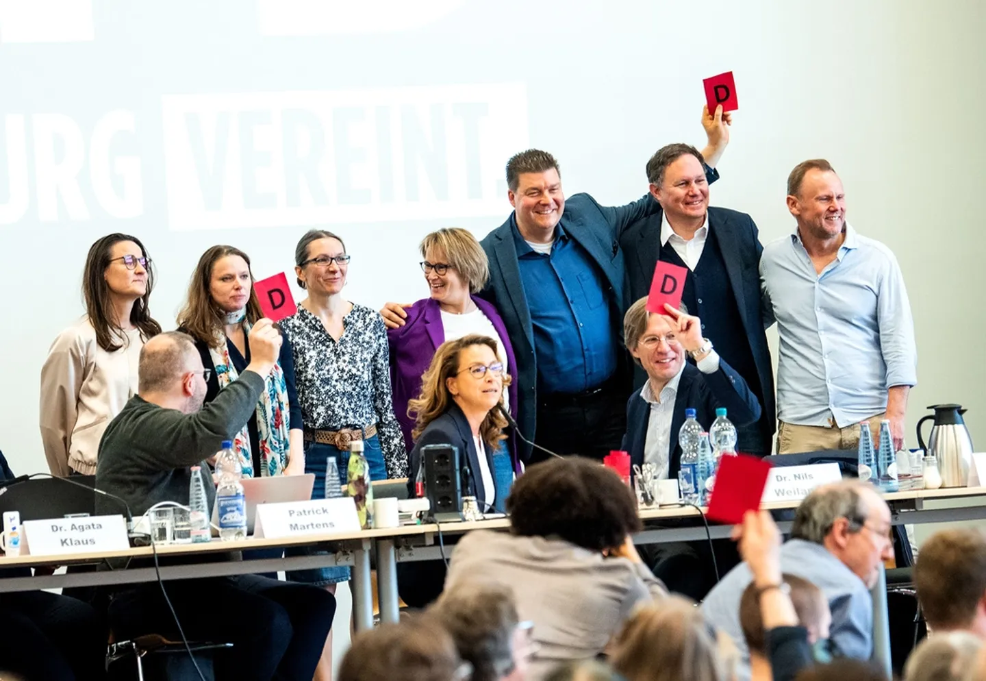Hamburgs SPD stimmt Koalitionsvertrag mit Grünen zu