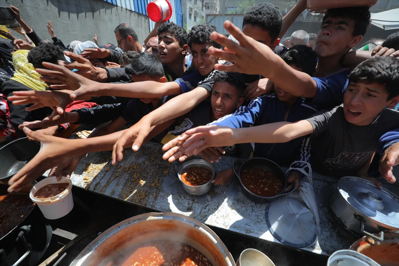 Hunger deepens in besieged Gaza as food supplies run out: UN