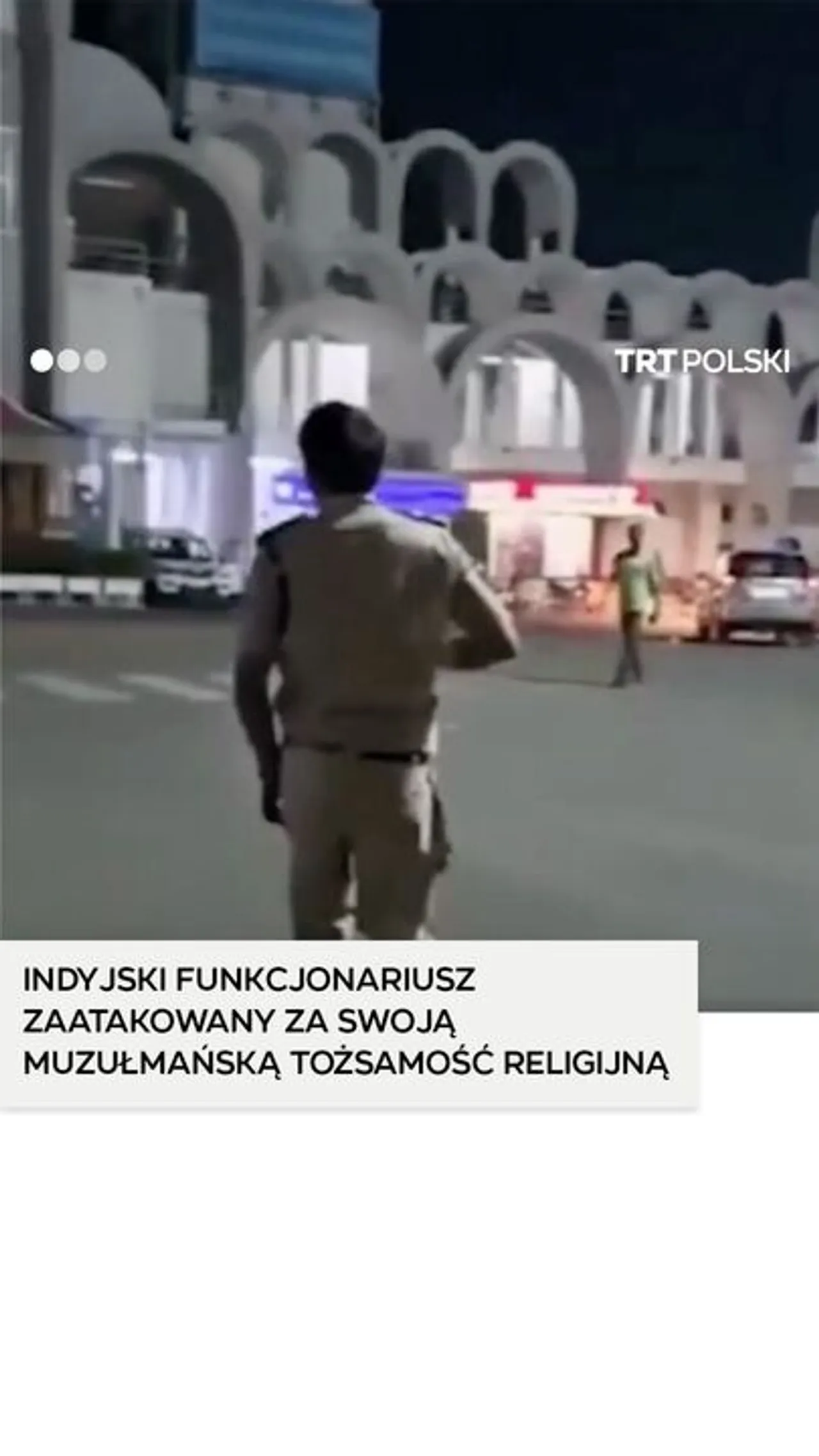 Indyjski, muzułmański funkcjonariusz pobity na służbie z powodu tożsamości religijnej