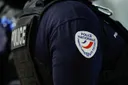 Injures racistes, violences et Coran déchiré: interdiction d’exercer requise contre 5 policiers