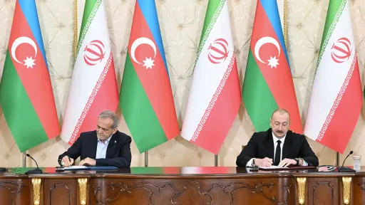 دیدار پزشکیان و علی‌اف در باکو؛ ایران و آذربایجان هفت تفاهم‌نامه همکاری امضا کردند