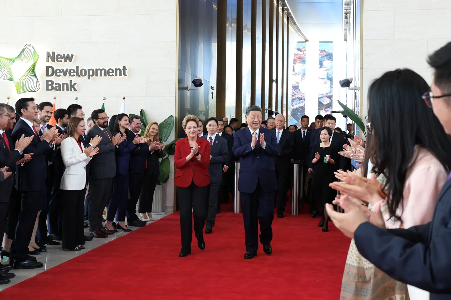 Il presidente cinese Xi Jinping sostiene l'intelligenza artificiale e le opportunità per il "Sud Globale" in un contesto di tensioni commerciali globali