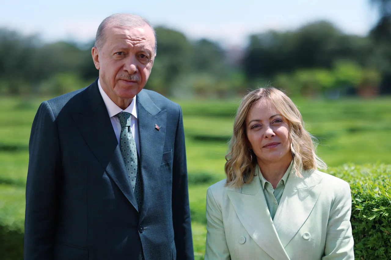 Il Presidente Erdogan al telefono con la premier italiana Giorgia Meloni