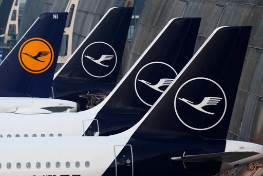 Lufthansa uçary bomba howpy sebäpli Frankfurt şäherine gaýdyp bardy