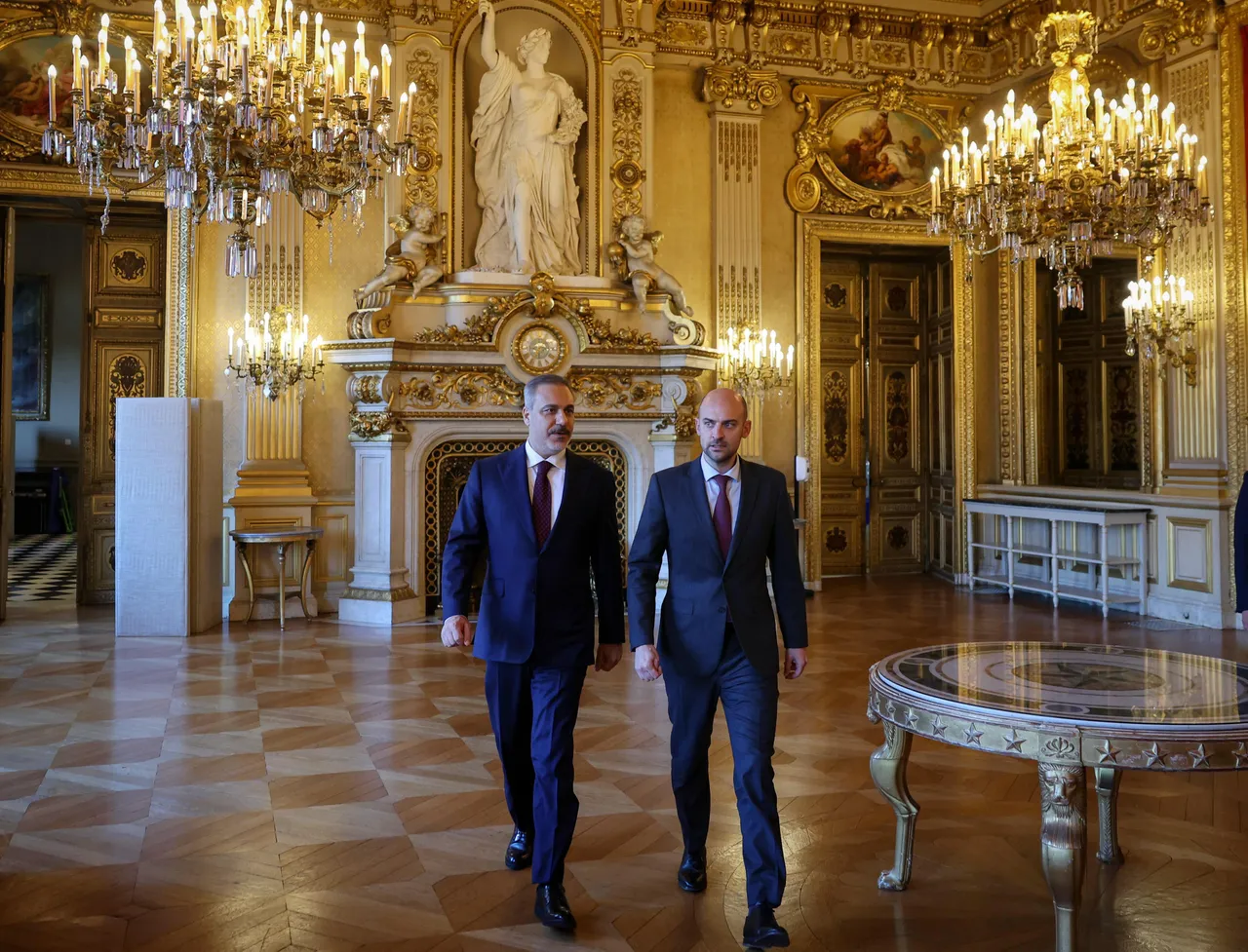 Turkish, French foreign ministers discuss bilateral, regional issues