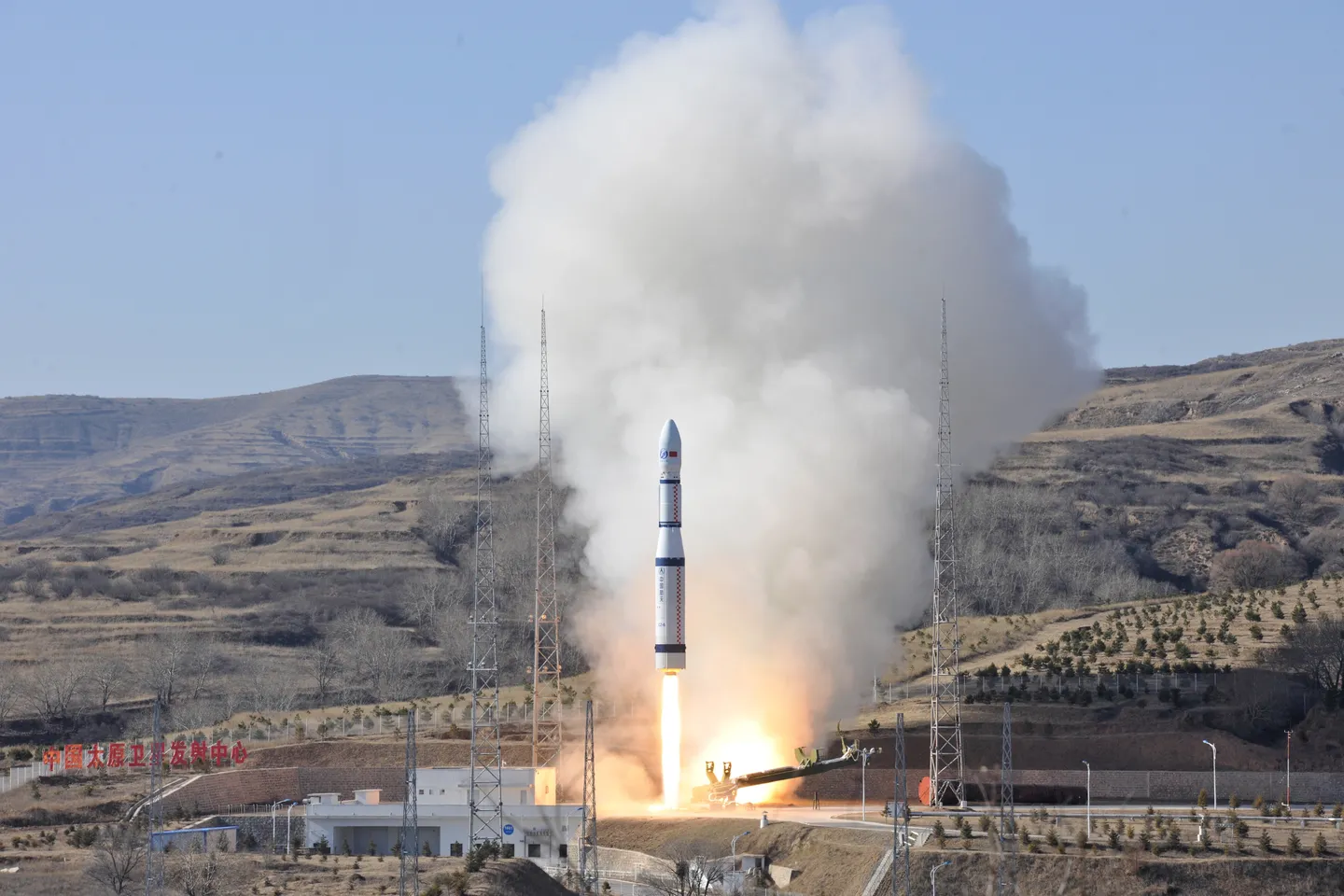 China berhasil meluncurkan satelit baru ke ruang angkasa