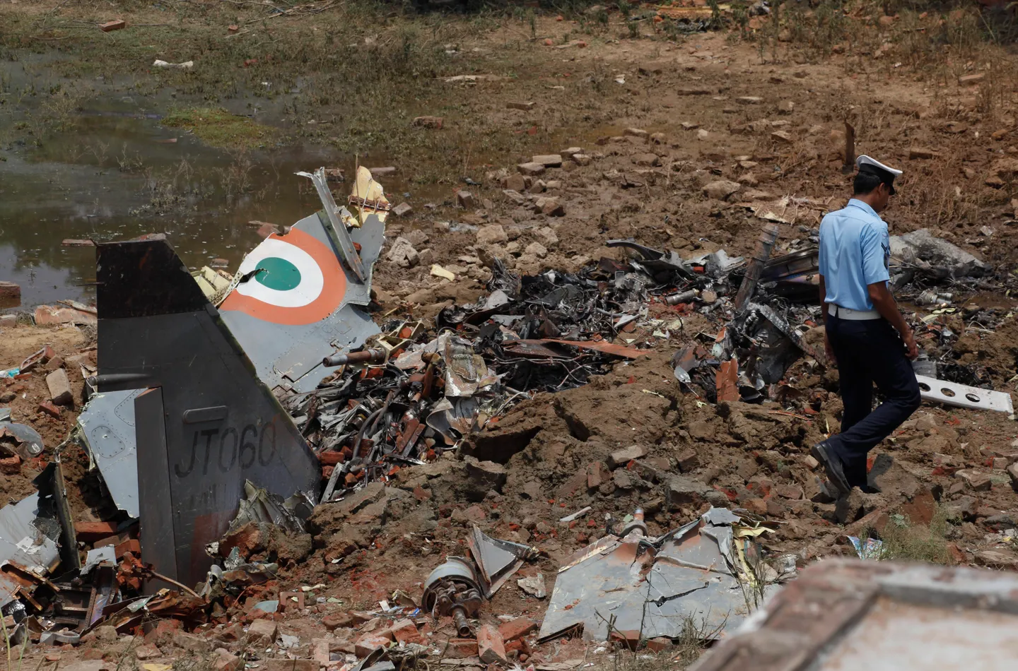 서부 인도에서 전투기 추락으로 공군 조종사 사망