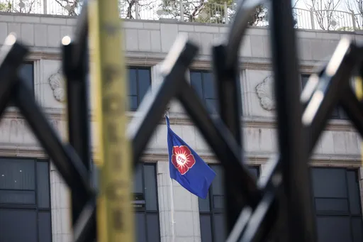 여당의 대법원장 사퇴 요구, 사법부 압박 논란