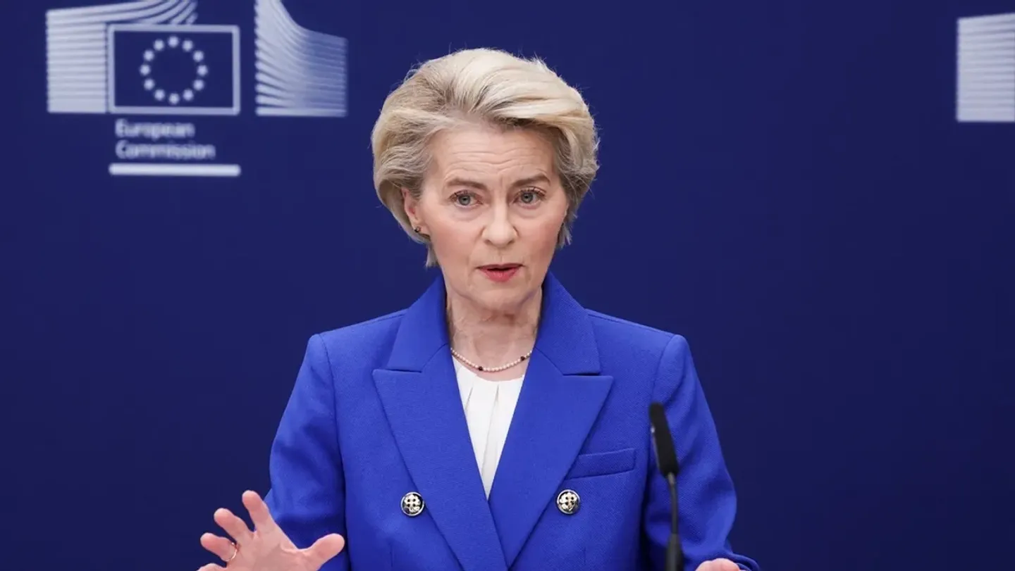 EU-chefen säger sig vara redo att svara på nya amerikanska tullar, men öppen för samtal