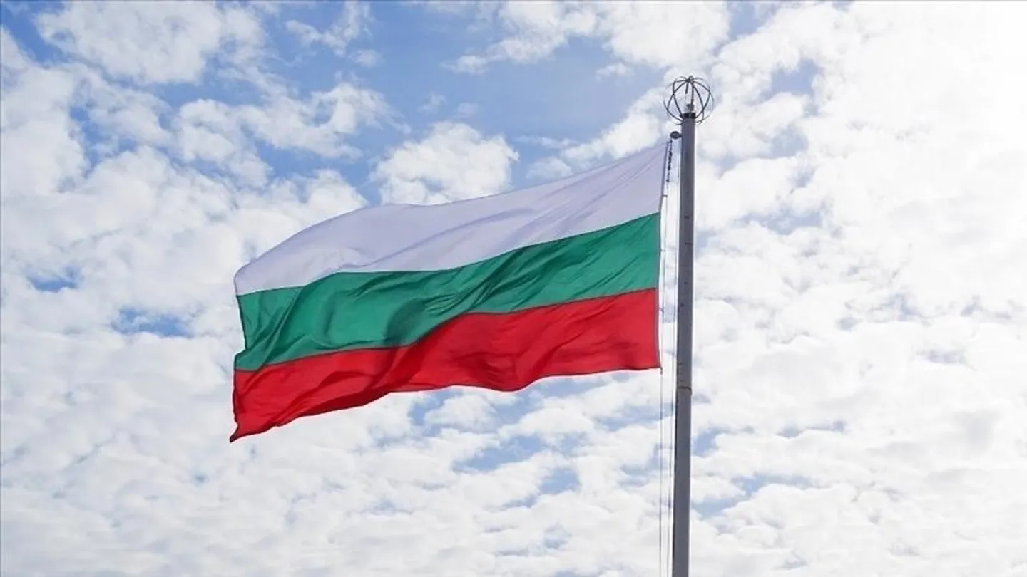 Partia e ekstremit të djathtë e Bullgarisë nënshkruan marrëveshje bashkëpunimi me partinë e Putinit