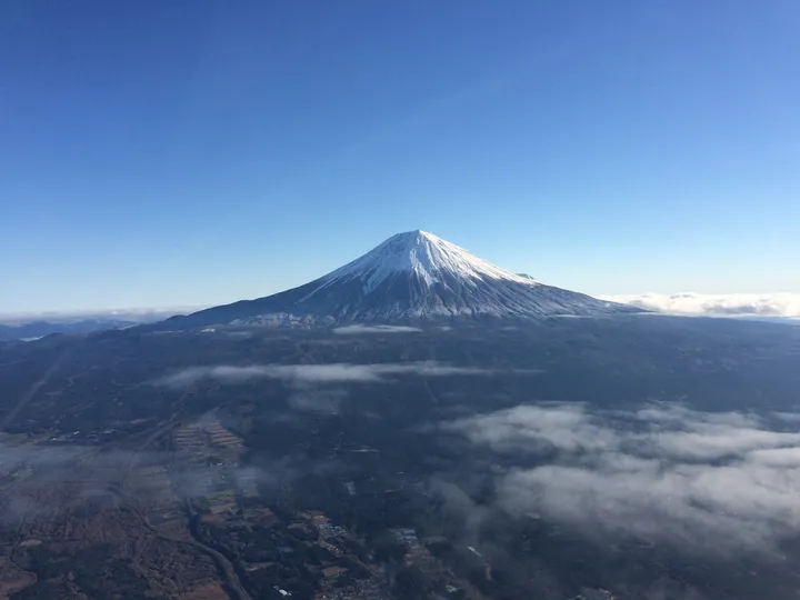 日本の富士山で今季初の冠雪　昨年より15日早く、平年より21日遅く