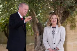 Encontro de Erdogan e Meloni: Qual é o próximo passo nas relações Itália-Türkiye?