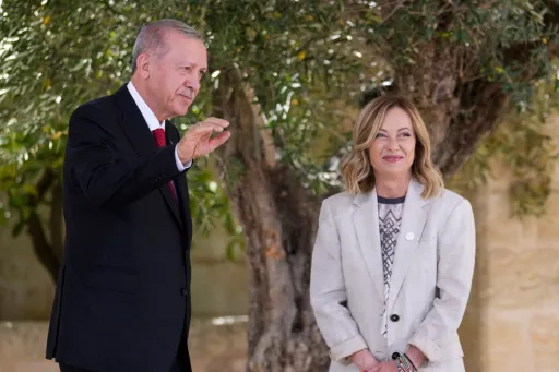 Encontro de Erdogan e Meloni: Qual é o próximo passo nas relações Itália-Türkiye?