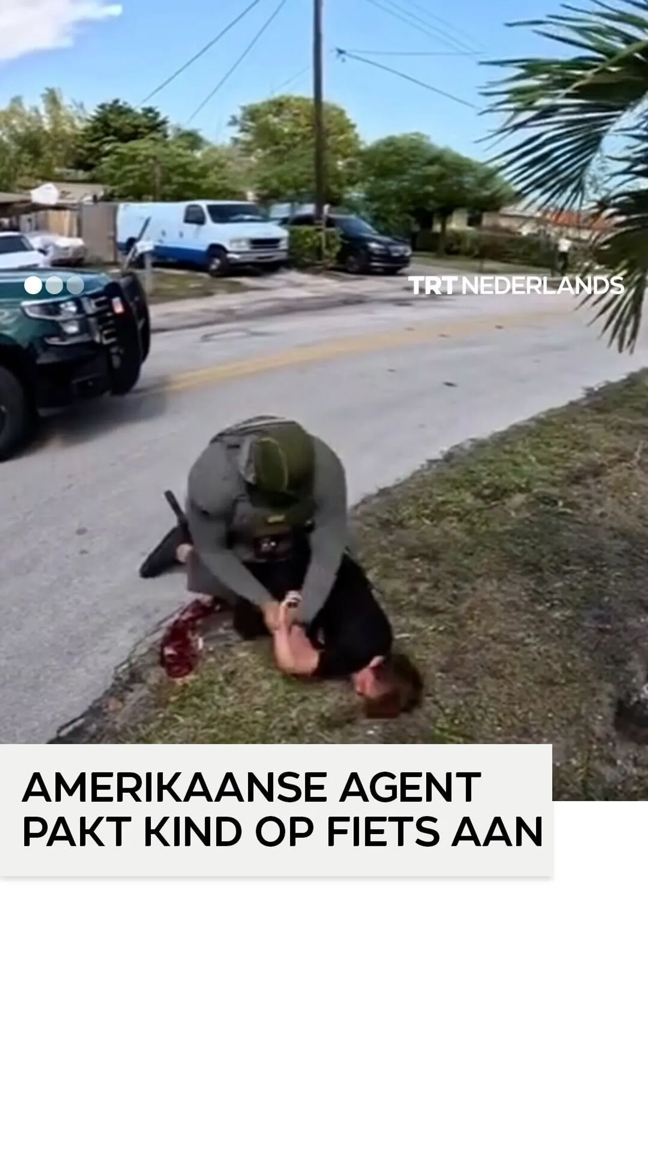 Amerikaanse agent pakt kind op fiets hard aan