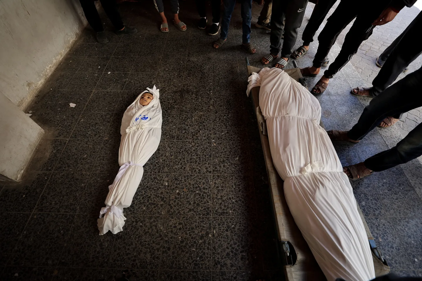 Israeli fire kills nine Palestinians in Gaza despite ceasefire