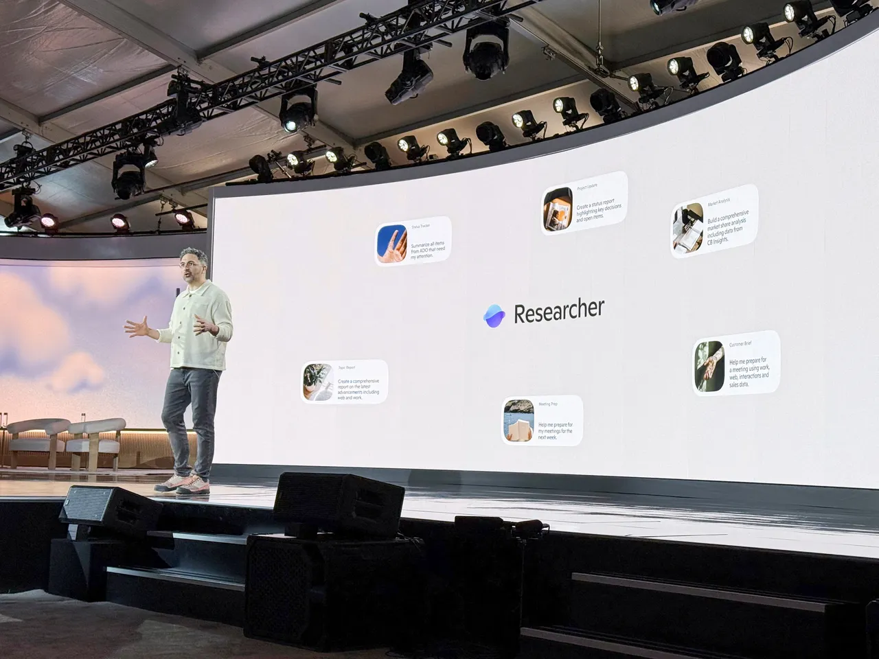 د مایکروسافټ د ځینو کارکوونکو لخوا ددې شرکت د مشرانو پر خلاف د اسرائیلو سره د همکارۍ په اړه غبرګون